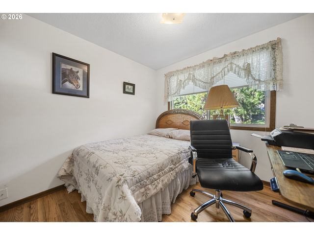 22501 Se FILBERT Rd, Eagle Creek, OR 97022