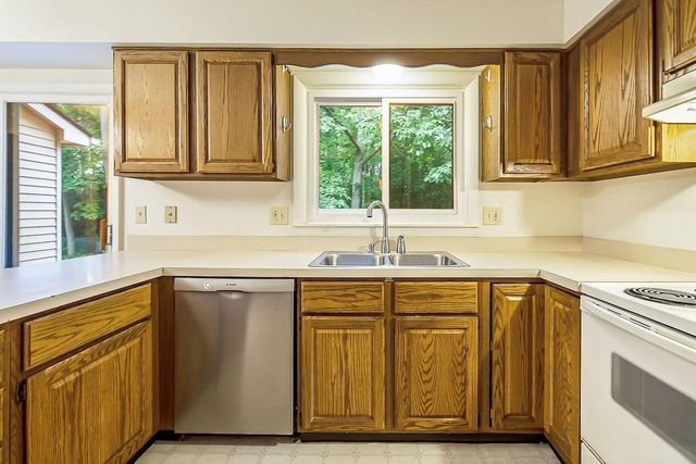 312 Burr Oak Drive, Ann Arbor, MI 48103