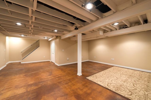 312 Burr Oak Drive, Ann Arbor, MI 48103