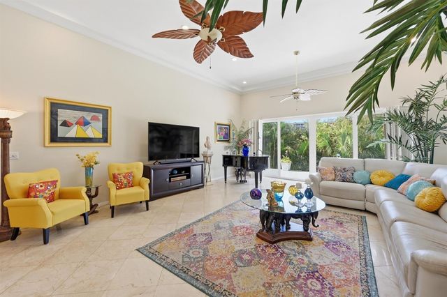 9001 N Lake Dasha Drive, Plantation, FL 33324