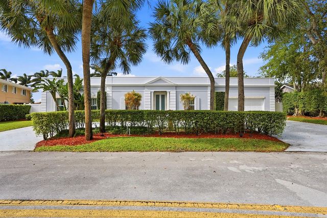 9001 N Lake Dasha Drive, Plantation, FL 33324