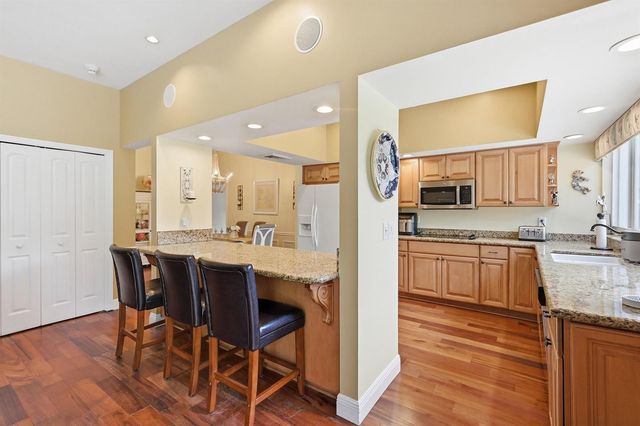 9001 N Lake Dasha Drive, Plantation, FL 33324
