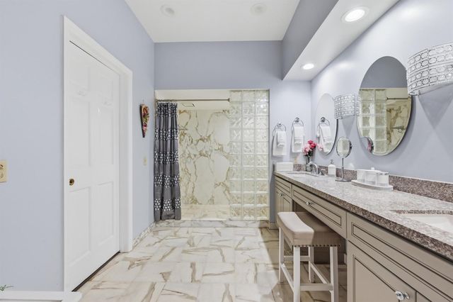 9001 N Lake Dasha Drive, Plantation, FL 33324