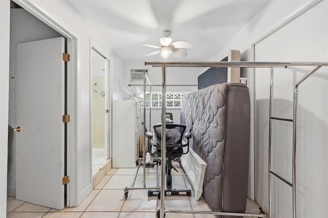 9001 N Lake Dasha Drive, Plantation, FL 33324