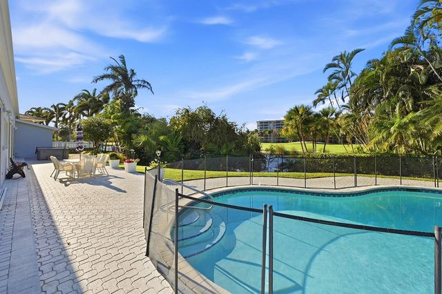 9001 N Lake Dasha Drive, Plantation, FL 33324