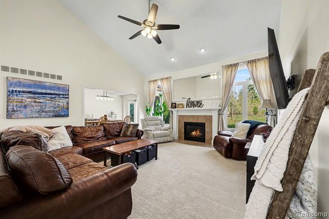 57595 Yorkshire Drive, Washington, MI 48094