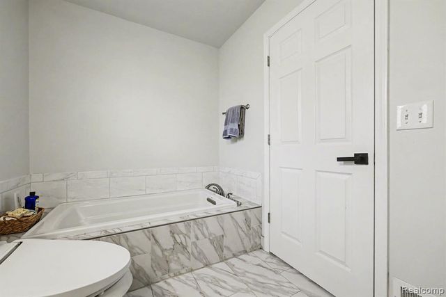 57595 Yorkshire Drive, Washington, MI 48094