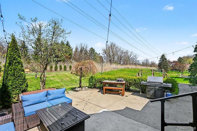 57595 Yorkshire Drive, Washington, MI 48094