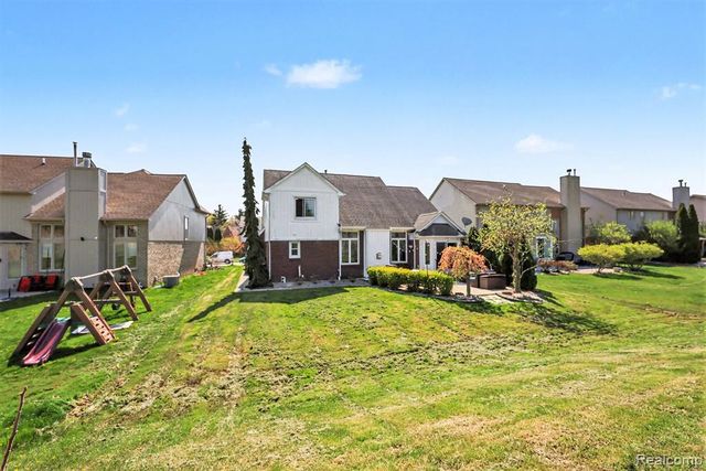 57595 Yorkshire Drive, Washington, MI 48094