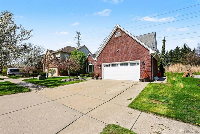 57595 Yorkshire Drive, Washington, MI 48094