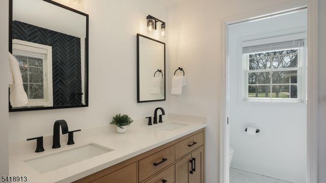 58 Oxbow Dr, New Providence Boro, NJ 07974