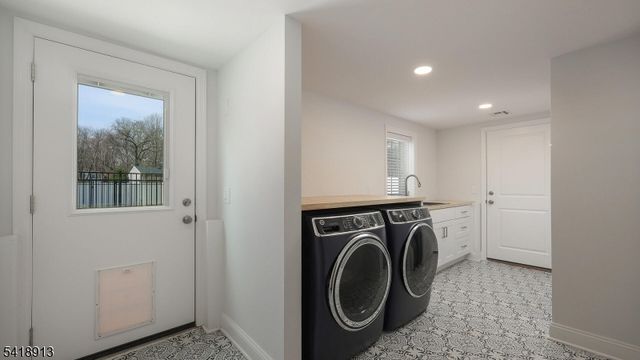 58 Oxbow Dr, New Providence Boro, NJ 07974