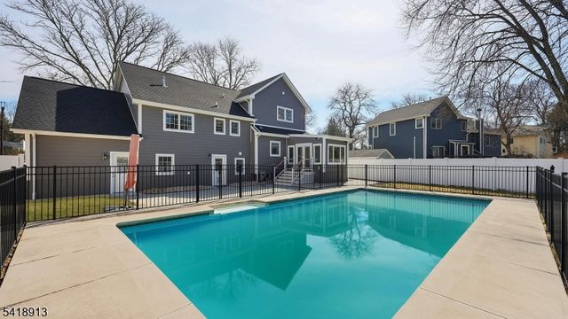 58 Oxbow Dr, New Providence Boro, NJ 07974