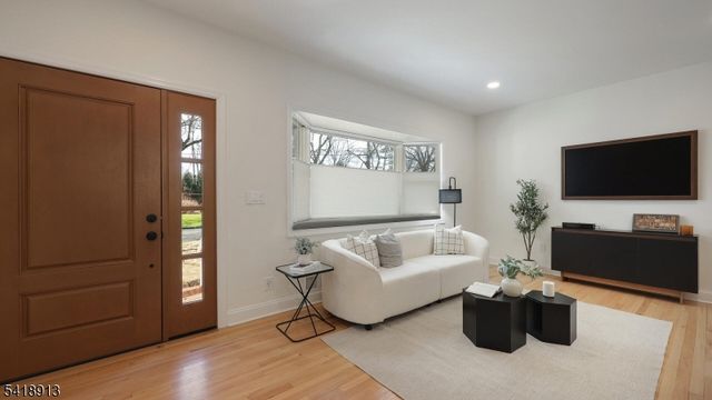 58 Oxbow Dr, New Providence Boro, NJ 07974