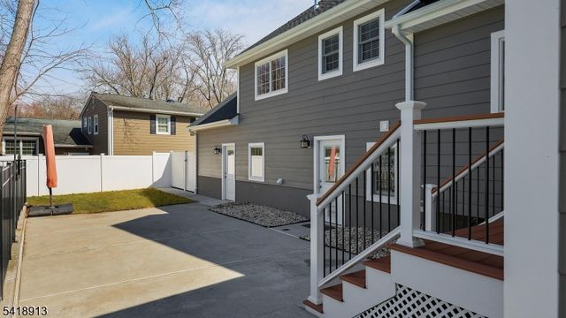 58 Oxbow Dr, New Providence Boro, NJ 07974