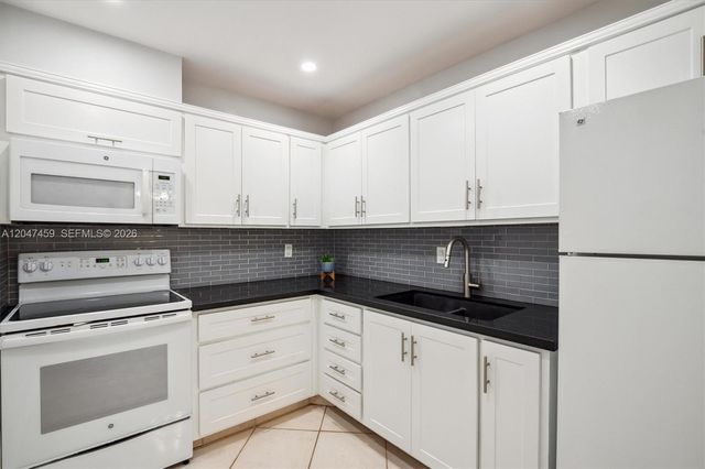 6209 Bay Club Drive 4, Fort Lauderdale, FL 33308