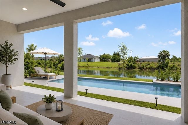 618 NE 12th ST, Cape Coral, FL 33909