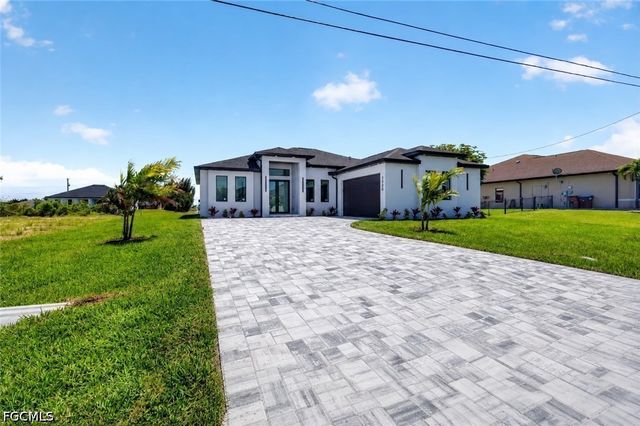 618 NE 12th ST, Cape Coral, FL 33909