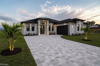 618 NE 12th ST, Cape Coral, FL 33909