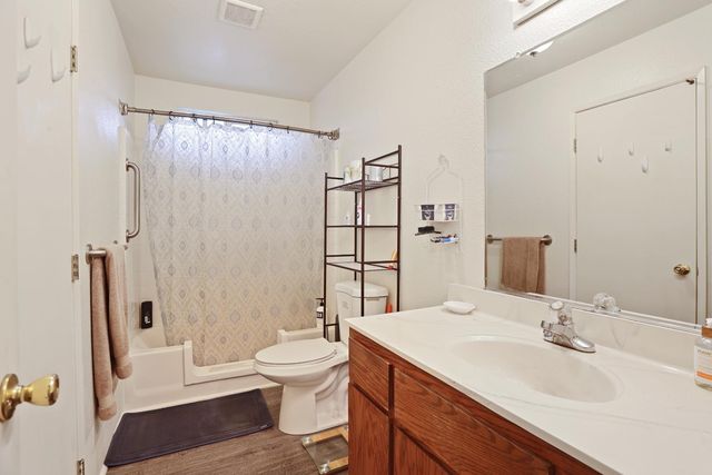 272 S Olive Ave, Stockton, CA 95215