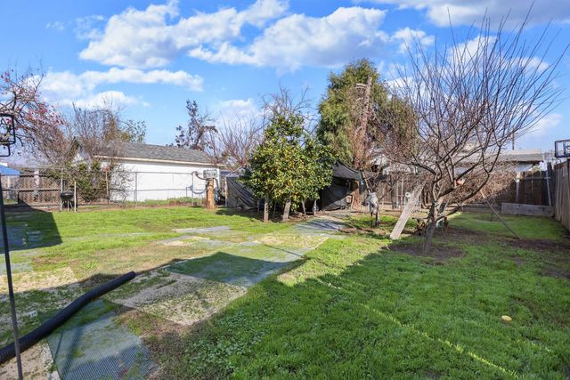 272 S Olive Ave, Stockton, CA 95215