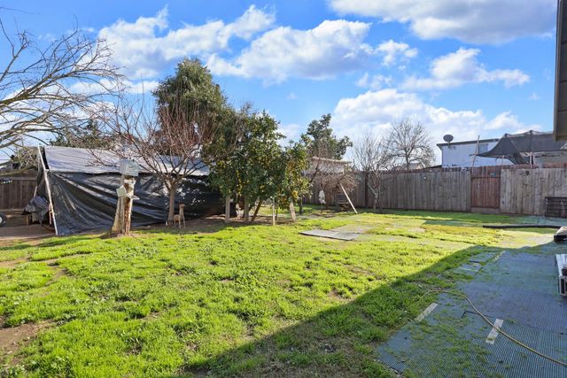 272 S Olive Ave, Stockton, CA 95215