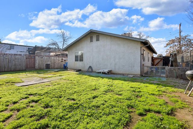 272 S Olive Ave, Stockton, CA 95215