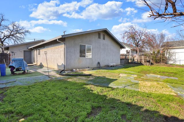 272 S Olive Ave, Stockton, CA 95215