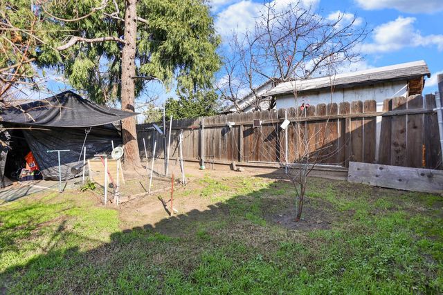 272 S Olive Ave, Stockton, CA 95215