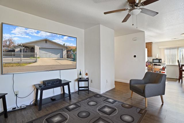 272 S Olive Ave, Stockton, CA 95215