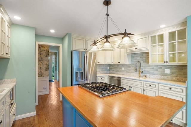 22 Floret Circle 22, Hingham, MA 02043