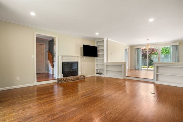 22 Floret Circle 22, Hingham, MA 02043