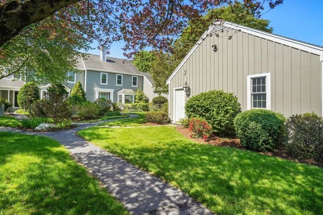 22 Floret Circle 22, Hingham, MA 02043