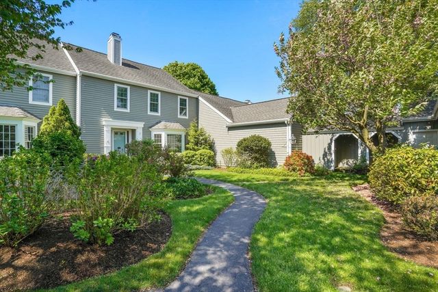 22 Floret Circle 22, Hingham, MA 02043
