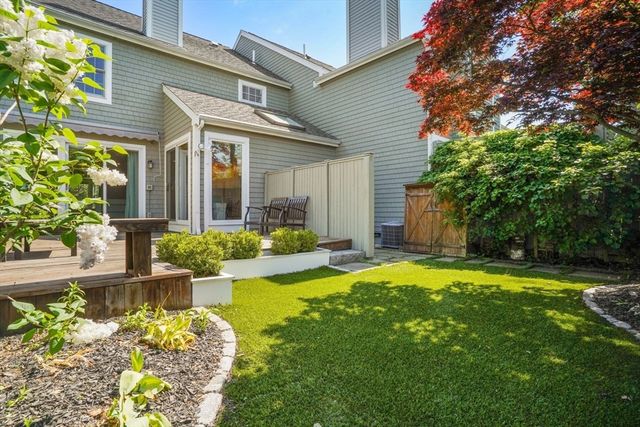 22 Floret Circle 22, Hingham, MA 02043