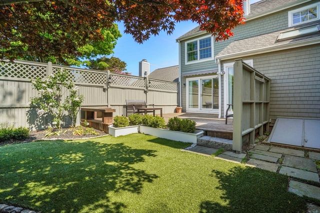 22 Floret Circle 22, Hingham, MA 02043