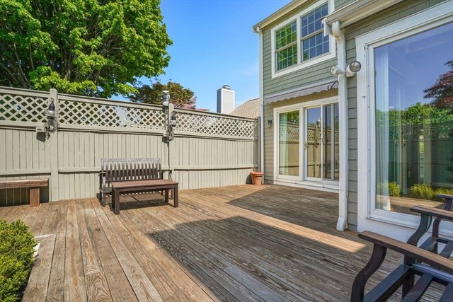 22 Floret Circle 22, Hingham, MA 02043
