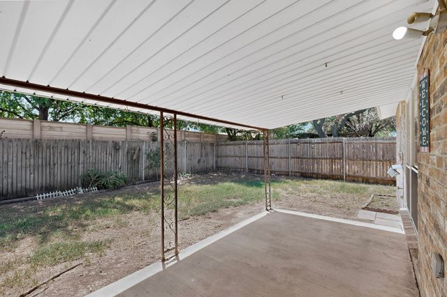 7305 Southridge Trail, Fort Worth, TX 76133
