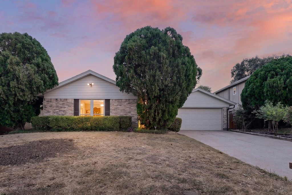 7305 Southridge Trail, Fort Worth, TX 76133
