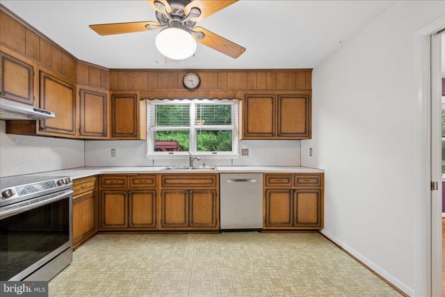 3884 POINT OF ROCKS RD, Jefferson, MD 21755