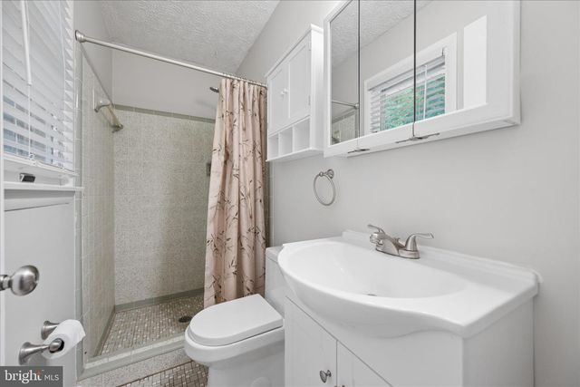 3884 POINT OF ROCKS RD, Jefferson, MD 21755
