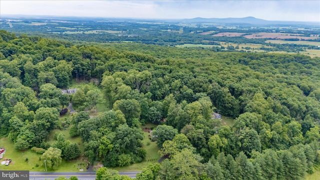 3884 POINT OF ROCKS RD, Jefferson, MD 21755