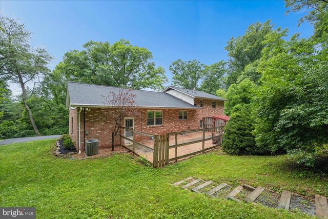 3884 POINT OF ROCKS RD, Jefferson, MD 21755