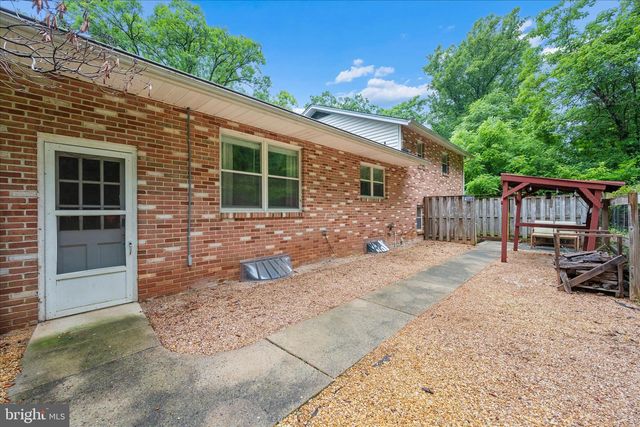 3884 POINT OF ROCKS RD, Jefferson, MD 21755