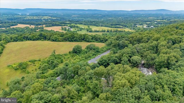 3884 POINT OF ROCKS RD, Jefferson, MD 21755