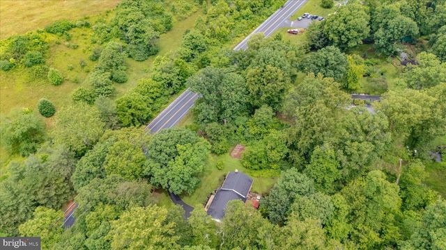 3884 POINT OF ROCKS RD, Jefferson, MD 21755