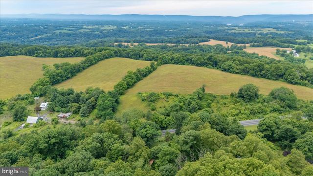 3884 POINT OF ROCKS RD, Jefferson, MD 21755