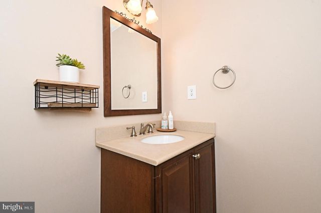 176 FILLY DR, North Wales, PA 19454