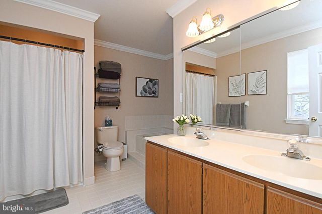 176 FILLY DR, North Wales, PA 19454