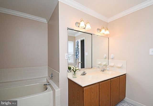 176 FILLY DR, North Wales, PA 19454